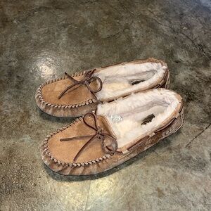Women’s Ugg Dakota Slippers Chestnut size 9